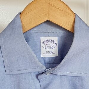 Brooks Brothers Men's Non-Iron Dress Shirt Size 15.5  32